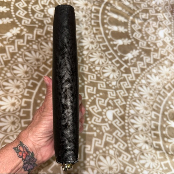 Steve Madden Zippy Black Zip Around Organizer Wallet - Picture 4 of 9